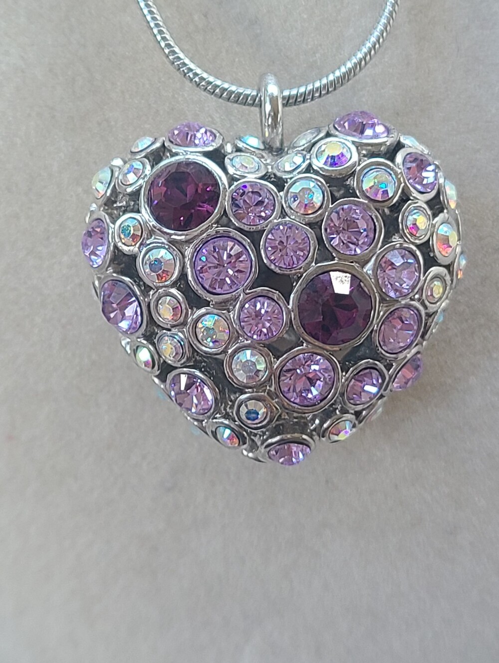 Gorgeous Touchstone Crystal By Swarovski Heart Necklace- Excellent Condition - Picture 3 of 5